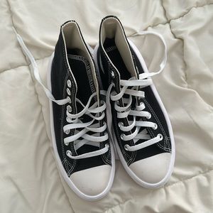 Chuck Taylor all star move platform